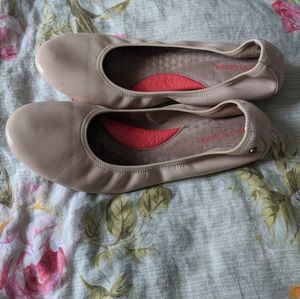 Hush Puppies ballet flats in cream leather